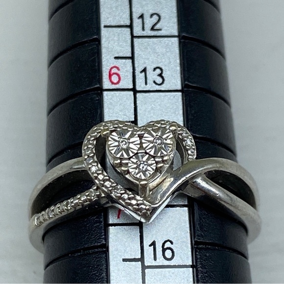 JJ Sterling Silver Heart with Diamond Illusion Setting Statement Ring - Picture 7 of 10